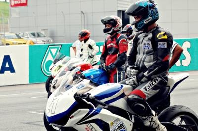 [DSC_0045edit_400x266[2].jpg]