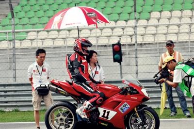 [DSC_0210edit_400x266[2].jpg]
