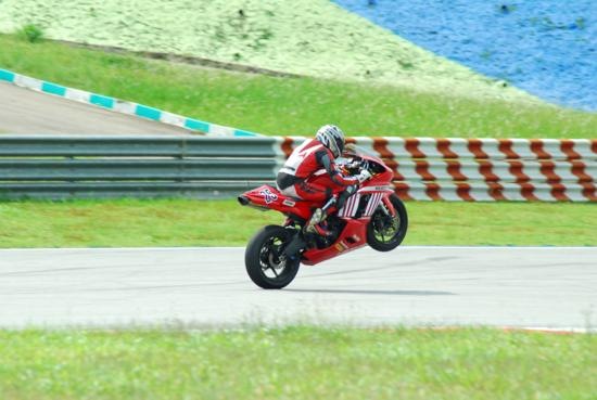 [DSC_0630_550x369[2].jpg]