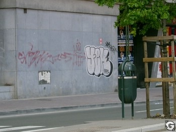 [23052.jpg]