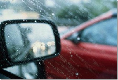 7 วิธีขับรถประหยัดรับหน้าฝน