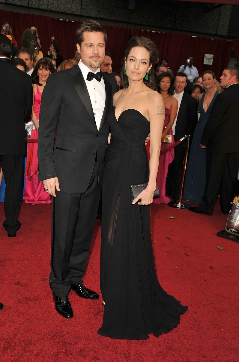 [angelina-jolie-brad-pitt-2009-oscars-28[4].jpg]