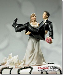 funny_wedding_cake_tops_11