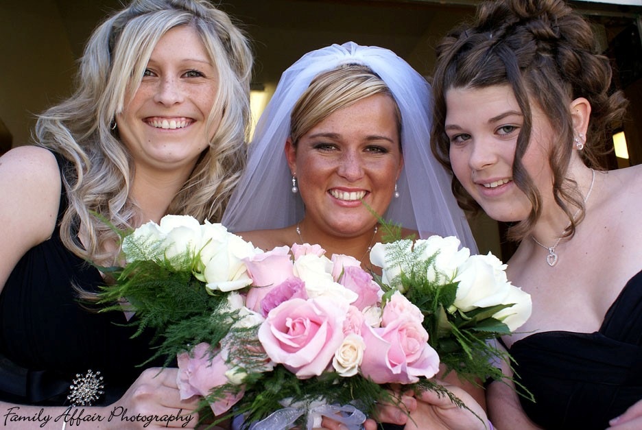 [AK15 bride w sisters[6].jpg]