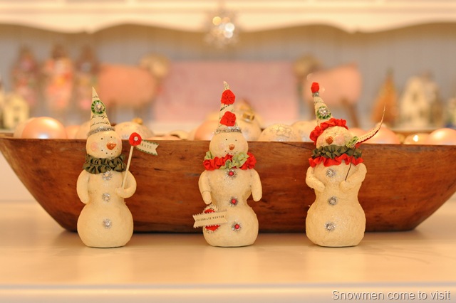 [Snowmen decorate the table[8].jpg]