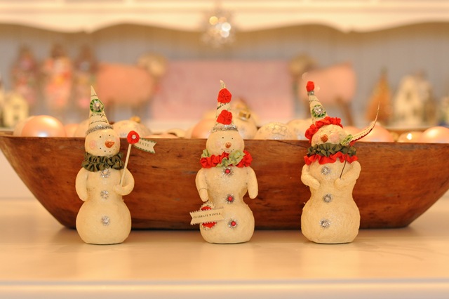 [Snowmen decorate the table[4].jpg]