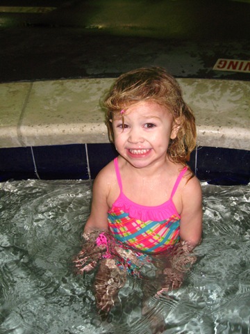 [macie swim[4].jpg]