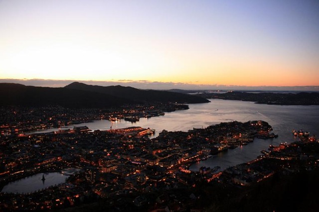 [Bergen2010 062-2[3].jpg]