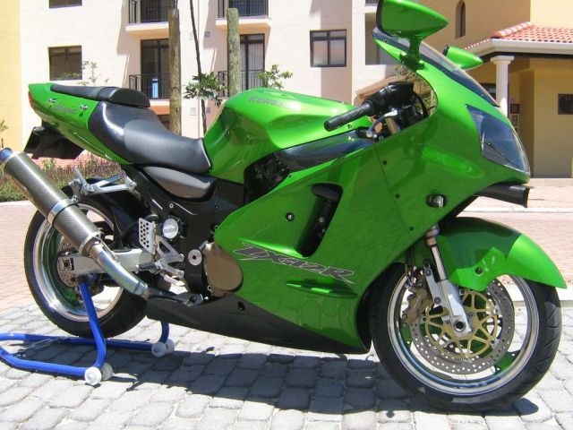 [30.Green-Kawasaki-ZXR-1200-Superb[3].jpg]