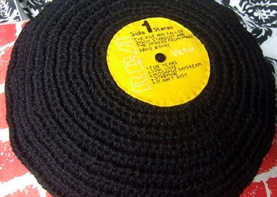 [vinylkissen-01[5].jpg]