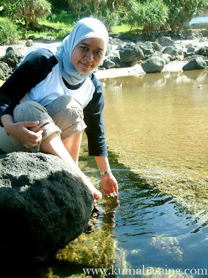 neng geulis maen aer