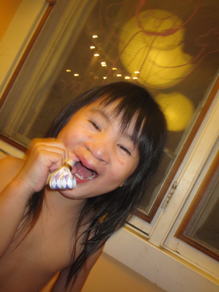 [Happy New Year 20105[3].jpg]
