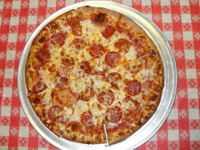 [Home made peperoni Pizza[2].jpg]