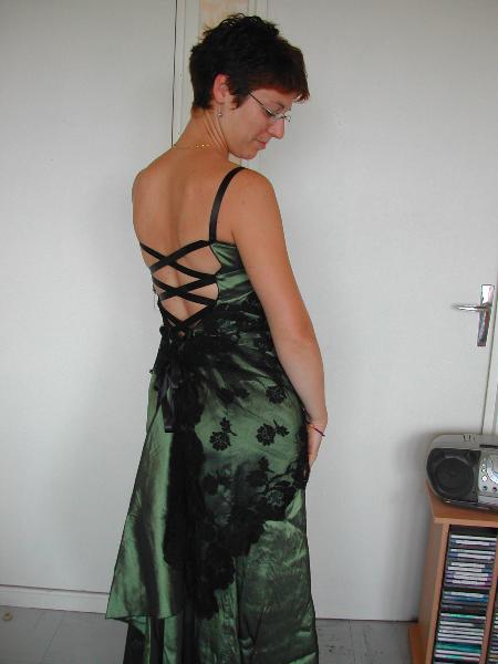 Robe de soir&eacute;e en dentelle verte