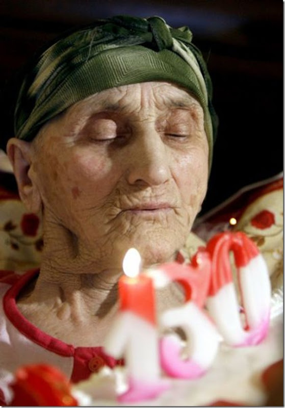 A mulher mais velha do Mundo A%20mulher%20mais%20velho%20do%20Mundo%20%284%29%5B3%5D