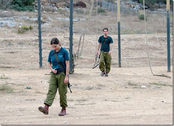 Garotas da Defesa de Israel (47)