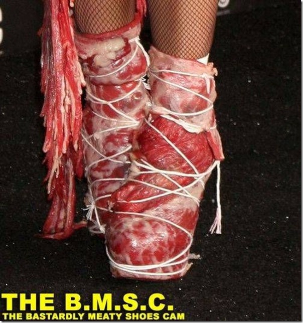 Lady Gaga e seu vestido feito de Carne (2) Lady Gaga e seu vestido feito de Carne (2)