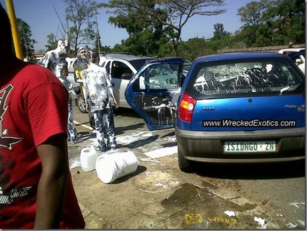 É muito perigoso andar com tinta no carro (1)