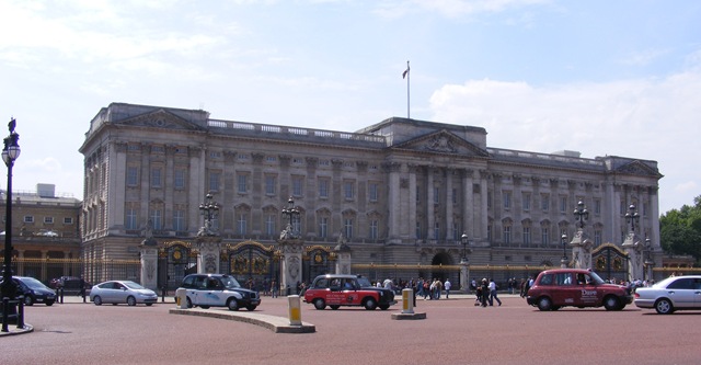[Buckingham Palace[6].jpg]