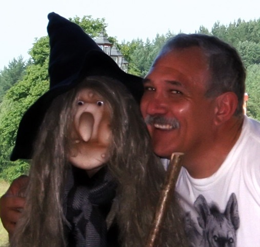 [jorge and witch[2].jpg]