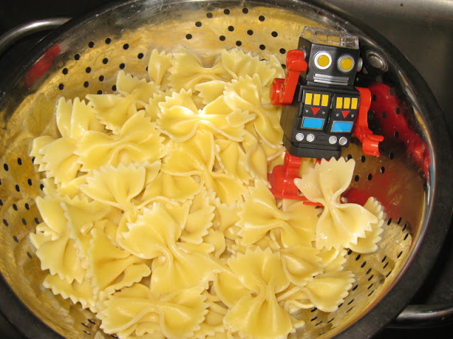 Scott, the robot who preferred farfalle