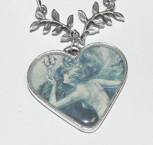 Antique Silver Pendant Tray - Lge Heart