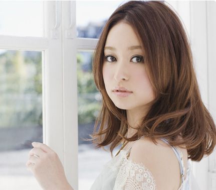รูปภาพ แฟชั่นทรงผม แบบทรงผม สำหรับสาวหน้ากลม