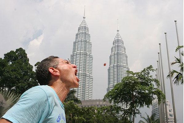 รูปภาพ Ashrita Furman ผู้ครอบครองสถิติโลกถึง 231 ชนิด