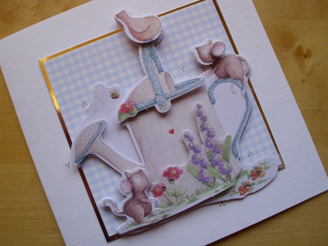 [Mice with watering can decoupage card[5].jpg]