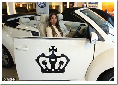 Queen_of_the_Jungle_Stacey_Solomon_picks_up_her_customised_car_fit_for_a_princess_3 Queen_of_the_Jungle_Stacey_Solomon_picks_up_her_customised_car_fit_for_a_princess_3
