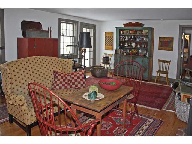 [SaltboxInterior22.jpg]
