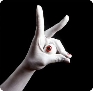 Le lapin dans l'art White%20Rabbit%20Art%20in%20Hand