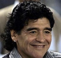 [maradona-kaka-futebol-200x191[3].jpg]