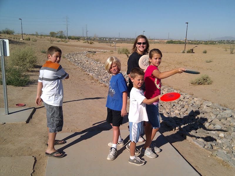 Jen, Brooke, Elijah, Cole, and Maxwell Posing for Disc Golf Shot
