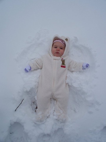 [bella snow angel[4].jpg]