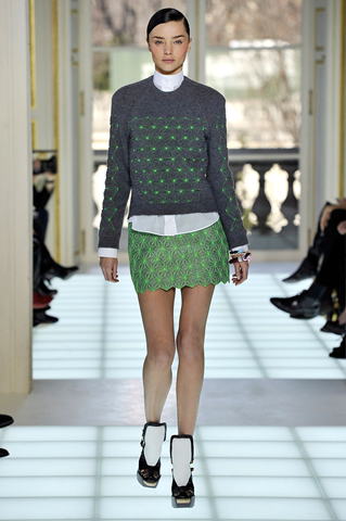[Balenciagaf6[1].png]