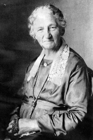 [Augusta Maria, with necklace.jpg]