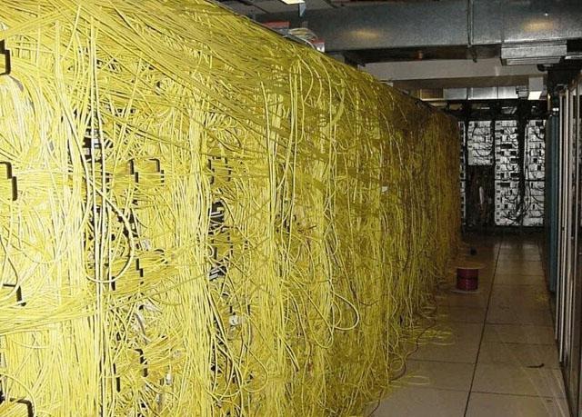 [serverroom1ir1[3].jpg]