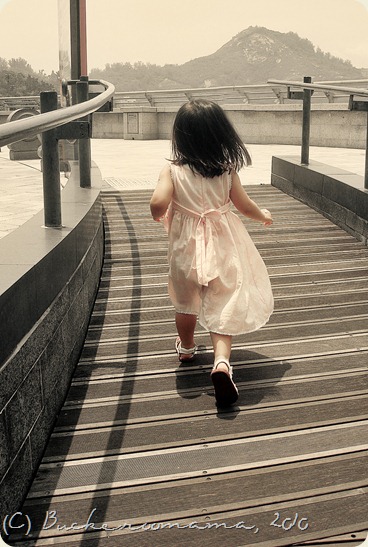 zoe running1 zoe running1