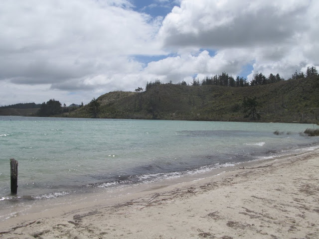New Zealand - Lake Taharoa