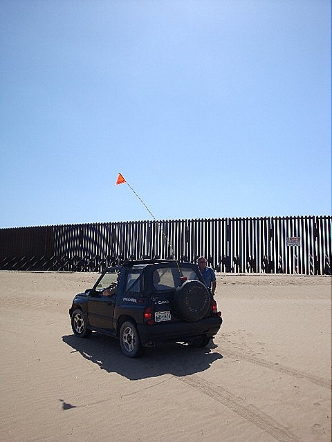 [fence_tracker11.jpg]
