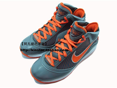Another Look at the Max LeBron VII 393320 003 in Grey/Orange nike air max lebron 7 gr grey white orange 1 10 Another Look at the Max LeBron VII 393320 003 in Grey/Orange
