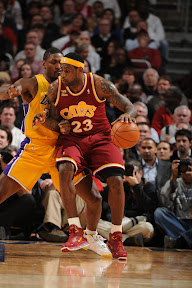 lebron james nba 100121 cle vs lal 07 King James James Scores 37 as Cavs Sweep Kobe & the Lakers