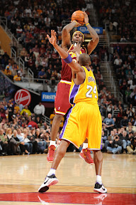 lebron james nba 100121 cle vs lal 04 King James James Scores 37 as Cavs Sweep Kobe & the Lakers