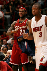 lebron james nba 100125 cle at mia 02 LeBron and Co. Still #1 in the NBA. Cavaliers Win Nine in a Row.