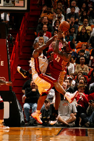 lebron james nba 100125 cle at mia 16 LeBron and Co. Still #1 in the NBA. Cavaliers Win Nine in a Row.