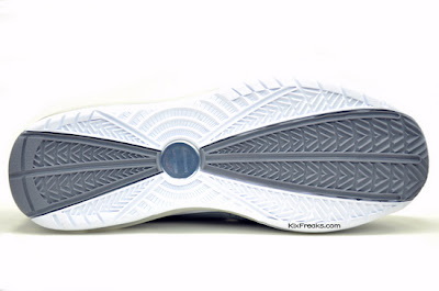 Cool Grey / White Nike Air Max LeBron VII Coming in March nike air max lebron 7 gr cool grey white 2 05 Cool Grey / White Nike Air Max LeBron VII Coming in March