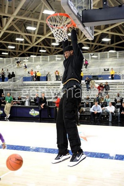 2010 NBA AllStar King James with the BlackWhiteGold AMLVII