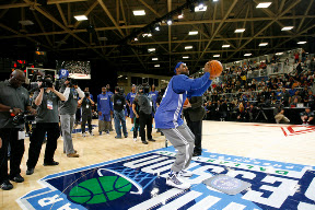 2010 NBA All Star: LeBron James Eastern Conference Practice lebron james nba 100213 all star dallas 07 2010 NBA All Star: LeBron James Eastern Conference Practice