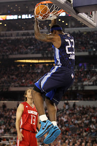 lebron james nba 100214 all star dallas 10 2010 NBA All Star: D Wade and LeBron lead EAST in Front of 108k
